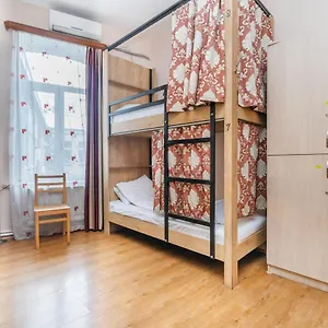 pushkin-10-hostel.alltbilisihotels.com/